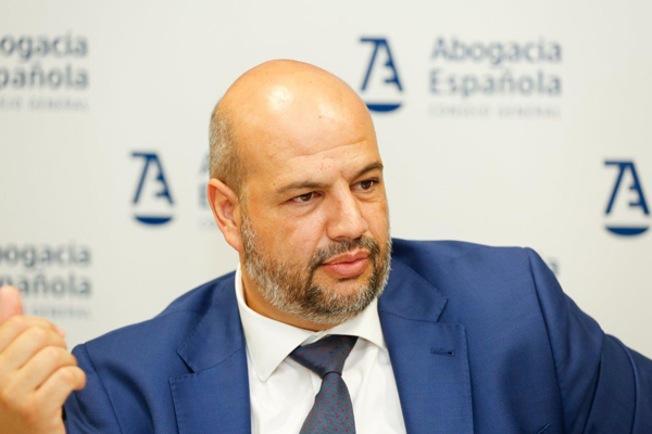 Enrique Zarza, abogado defensor de inversores afectados por EiDF Solar